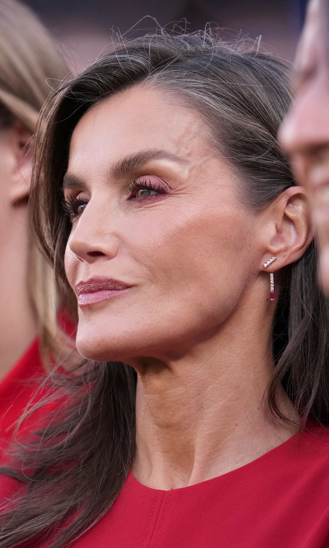 La prensa internacional se rinde ante los looks de la reina Letizia para apoyar a la Selección: "Una poderosa muestra de cohesión nacional"