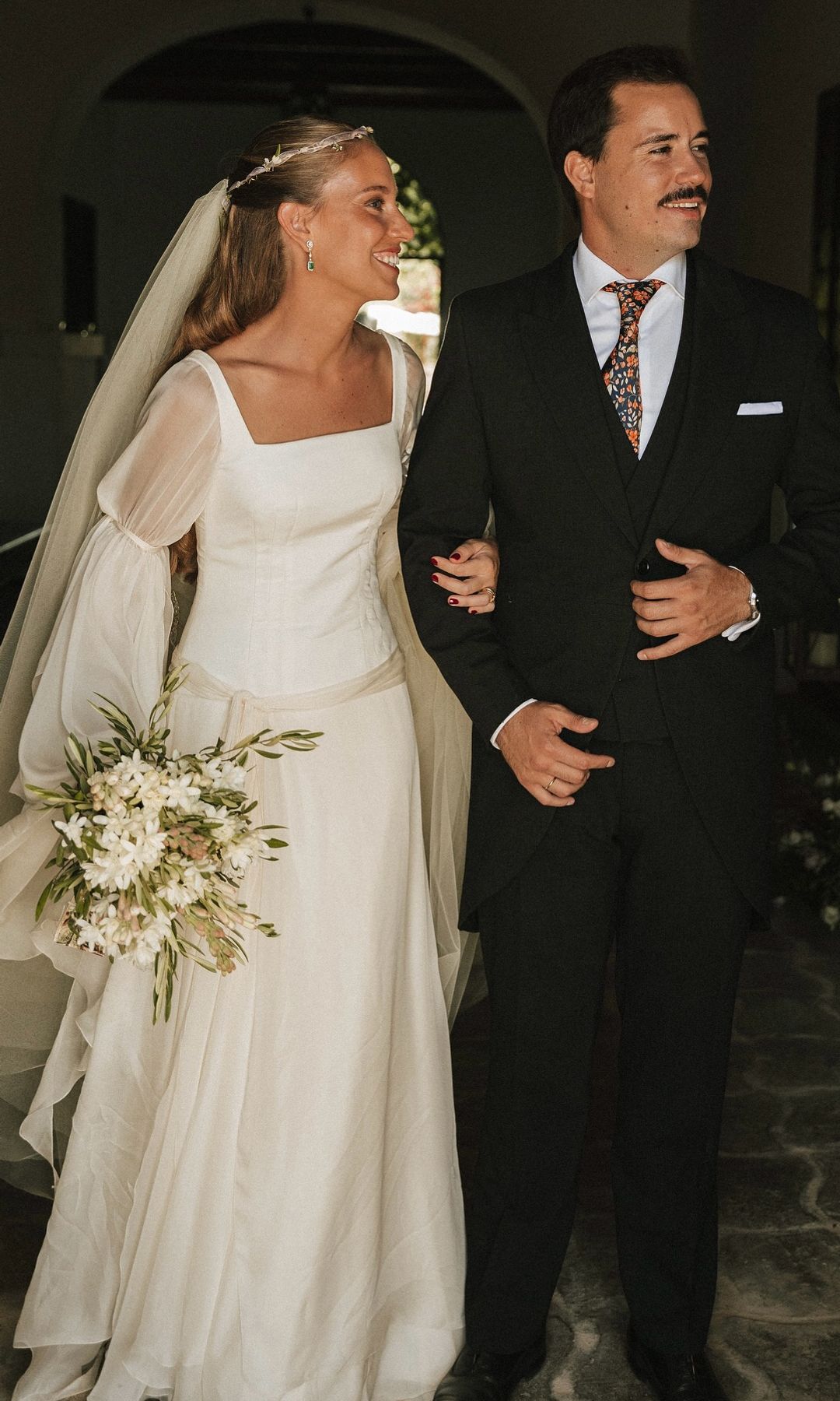 Vestidos de novia con mangas medievales teresa baena