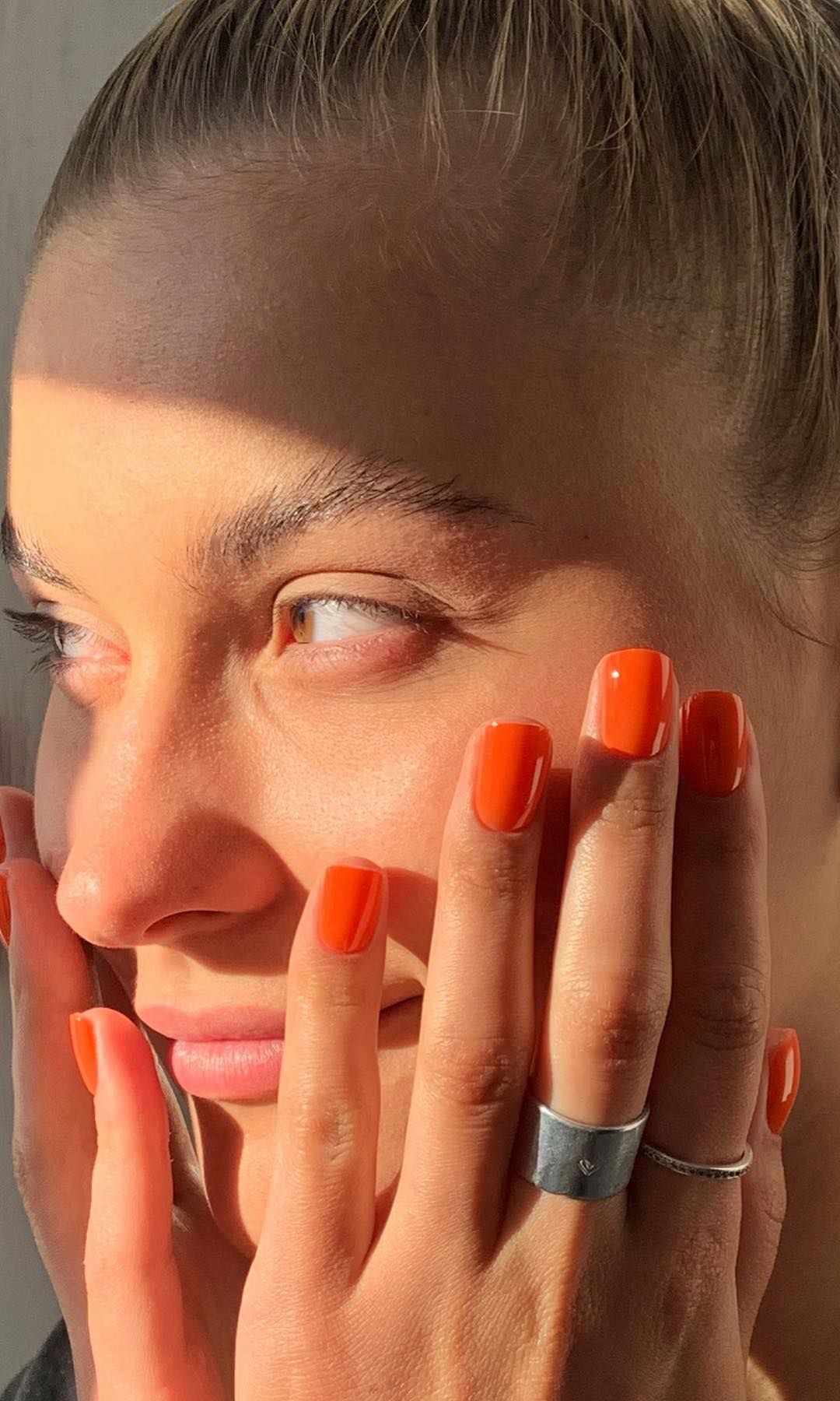 Manicura naranja 