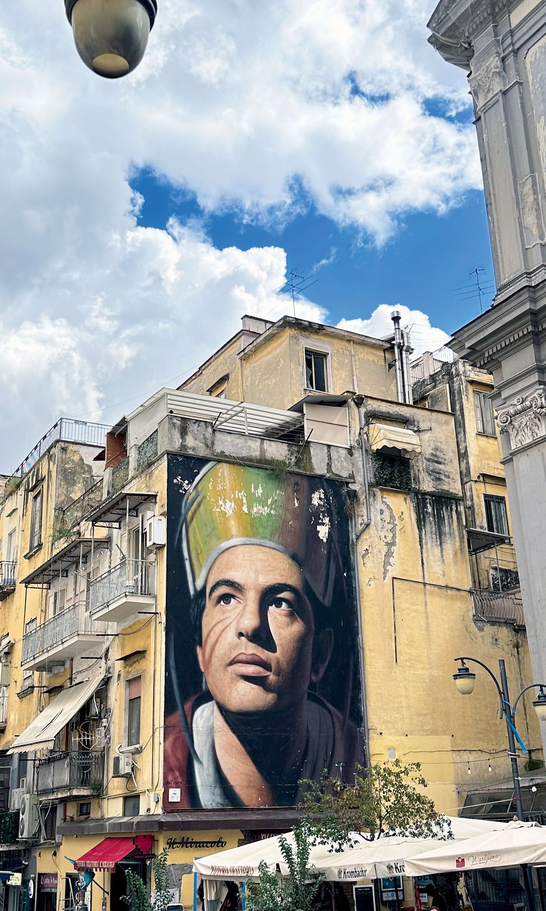 PARA RECORDAR
San Genaro, patrón de Nápoles, en el barrio de Forcella.