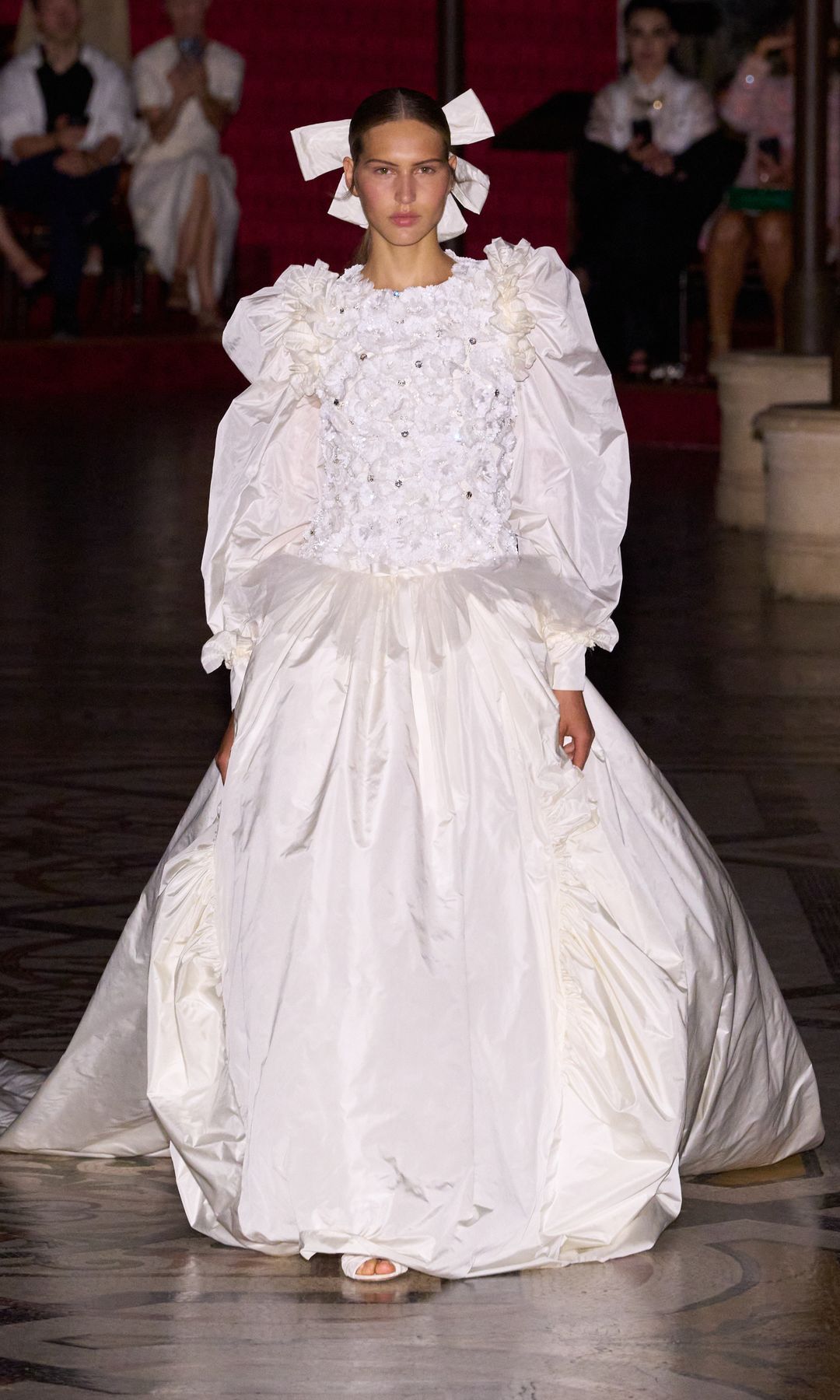 Angelina Kendall, para Chanel Alta Costura