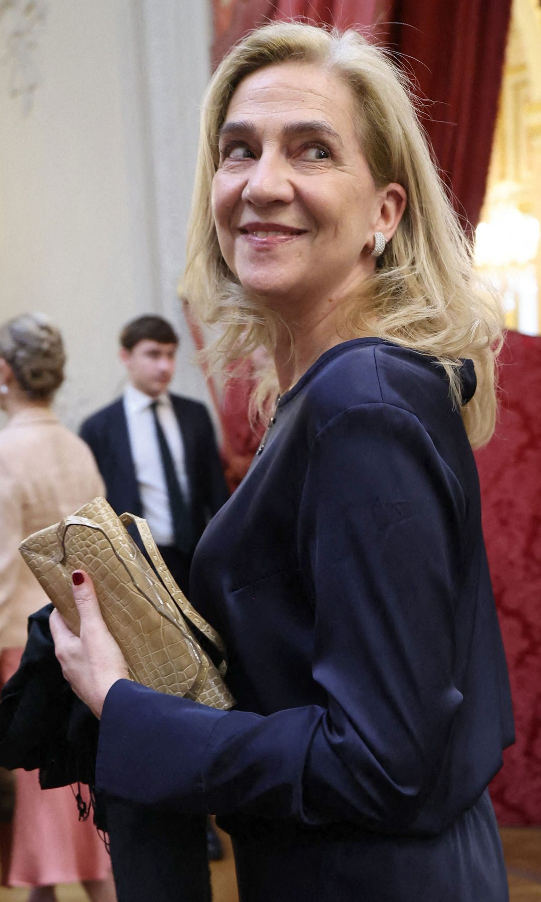 Doña Cristina también presencio el homenaje de su padre en París 