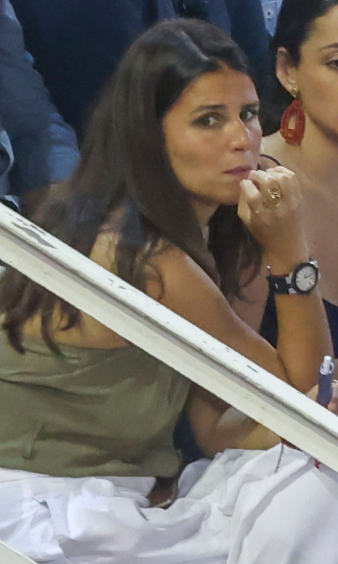 Cayetana Rivera viendo torear a Roca Rey en El Puerto de Santa María, Cádiz, el 2 de agosto de 2026