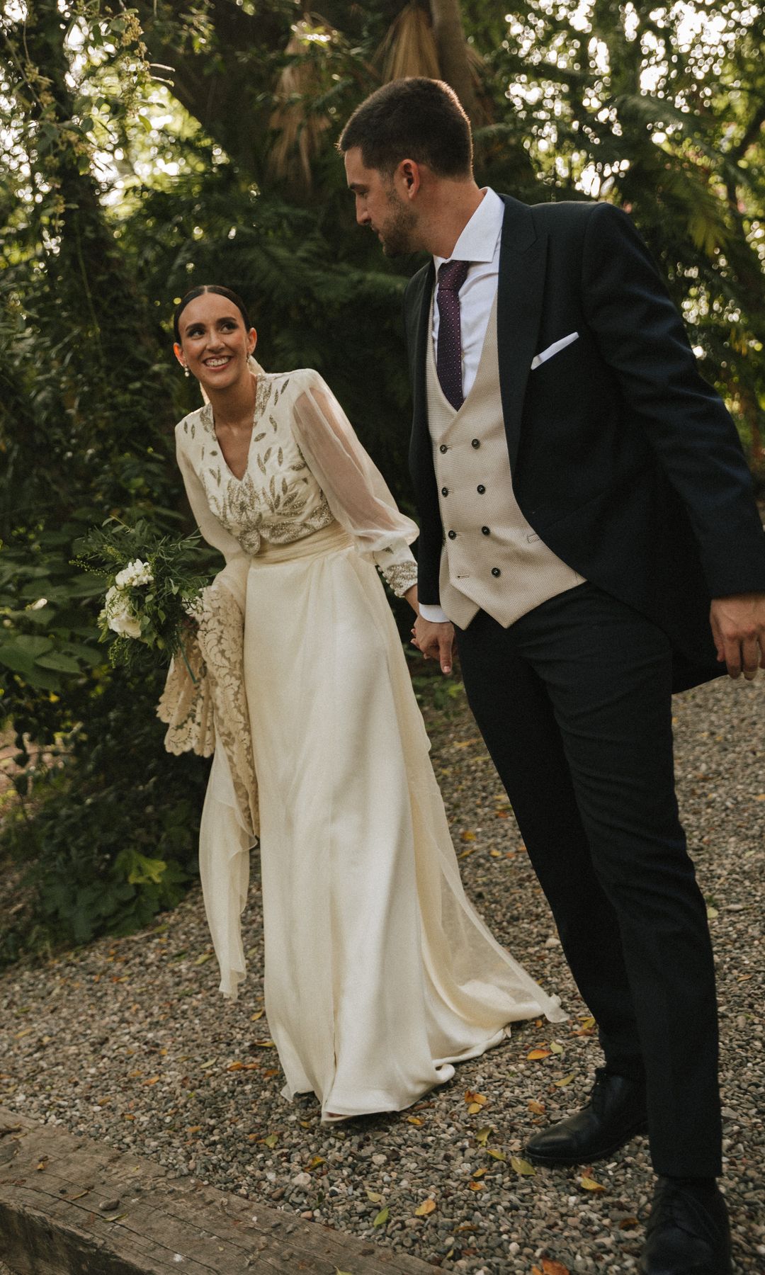 Julia con vestido de novia de Inés Martín Alcalde