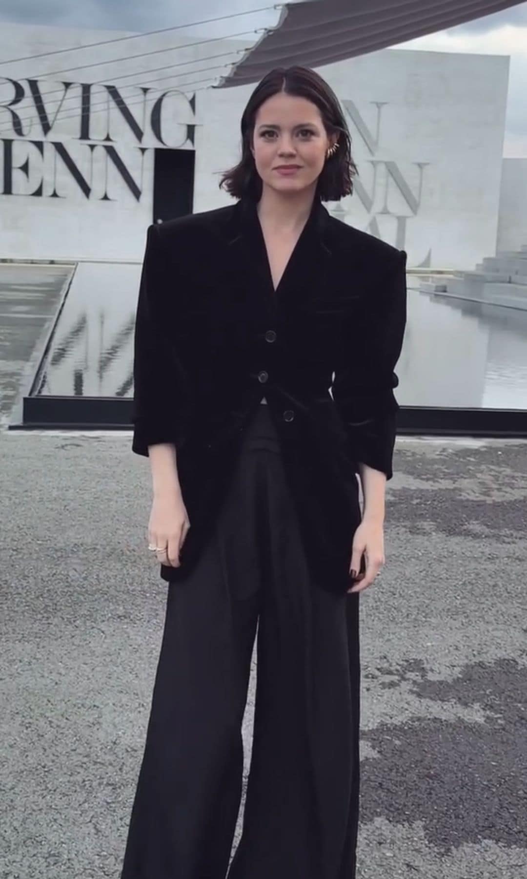 Isabelle Junot con americana estructurada