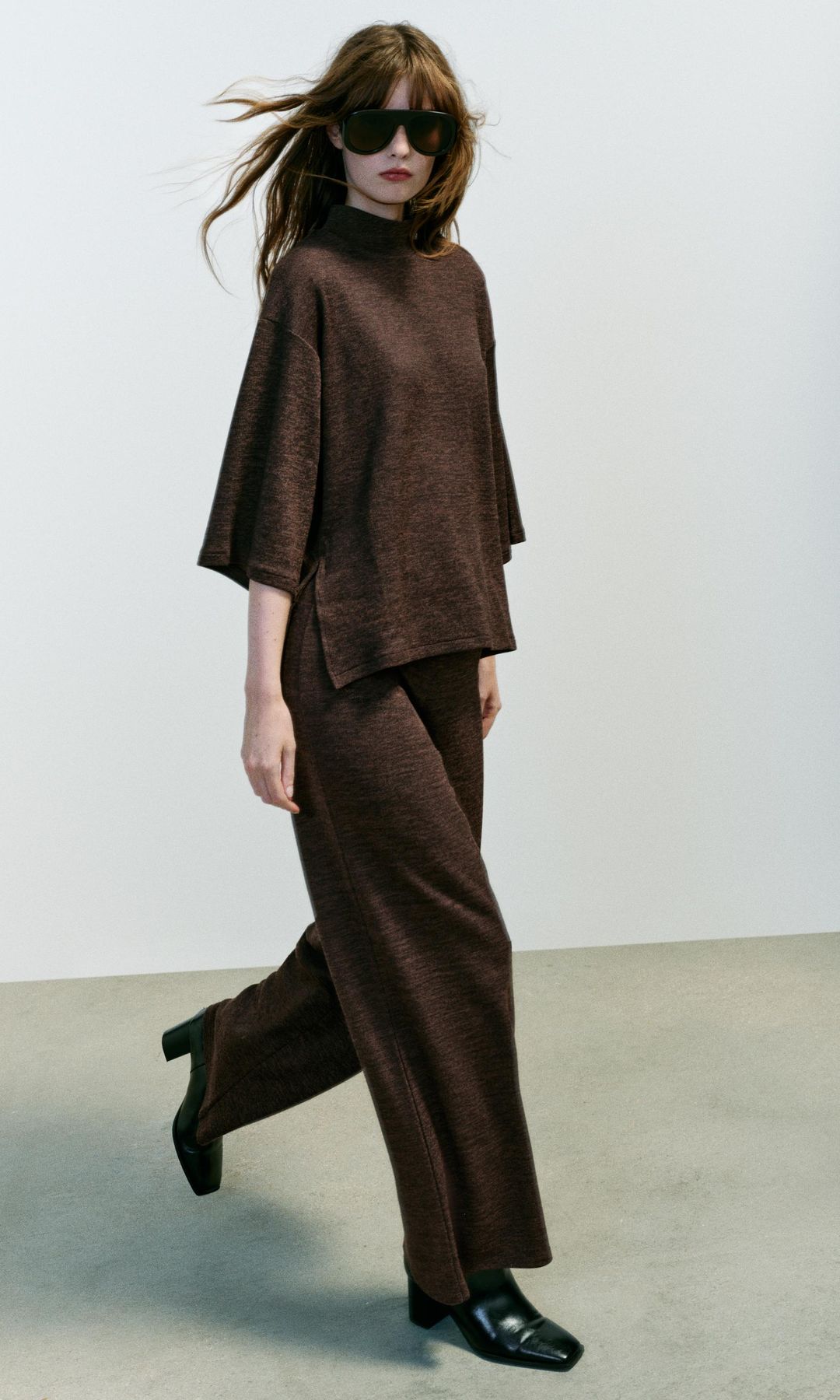 Zara tiene los pantalones anchos que se convertirán en nuestro comodín del otoño-invierno: seis básicos que elevan cualquier look