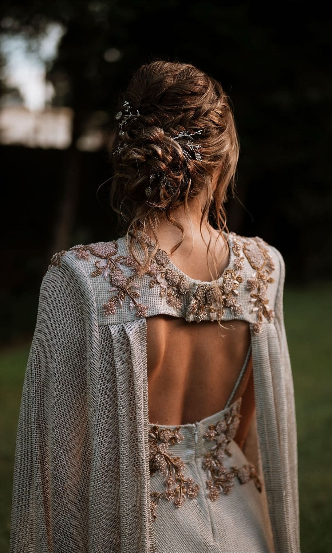 Novias con tocado floral