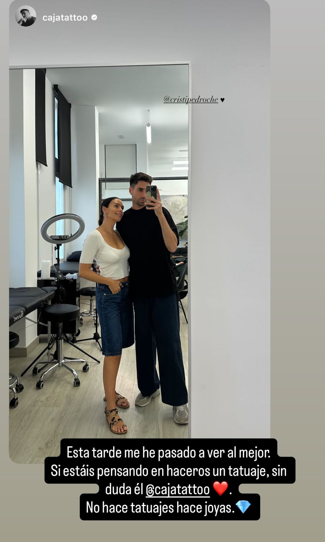 Cristina Pedroche se repasa el tatuaje de Isai en plena lactancia: ¿es seguro?