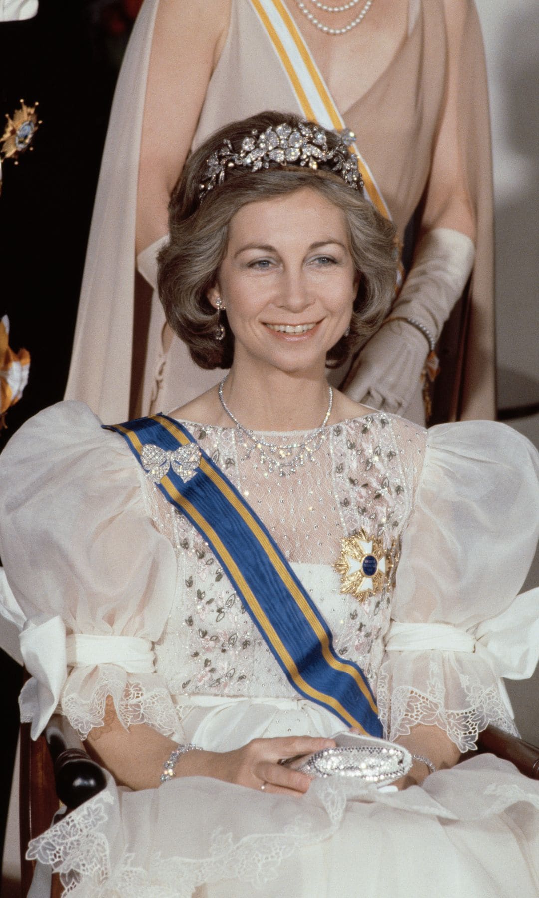 La reina Sofía con la tiara floreada de J.P. Collins