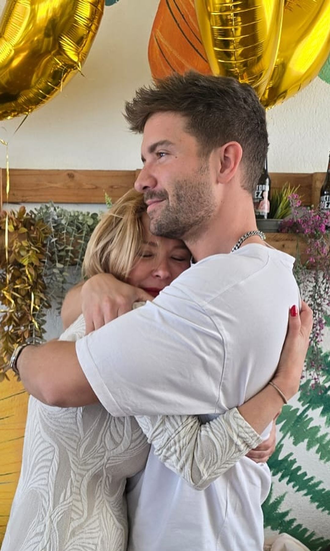 María Esteve celebra su 50 cumpleaños con Pablo Alborán