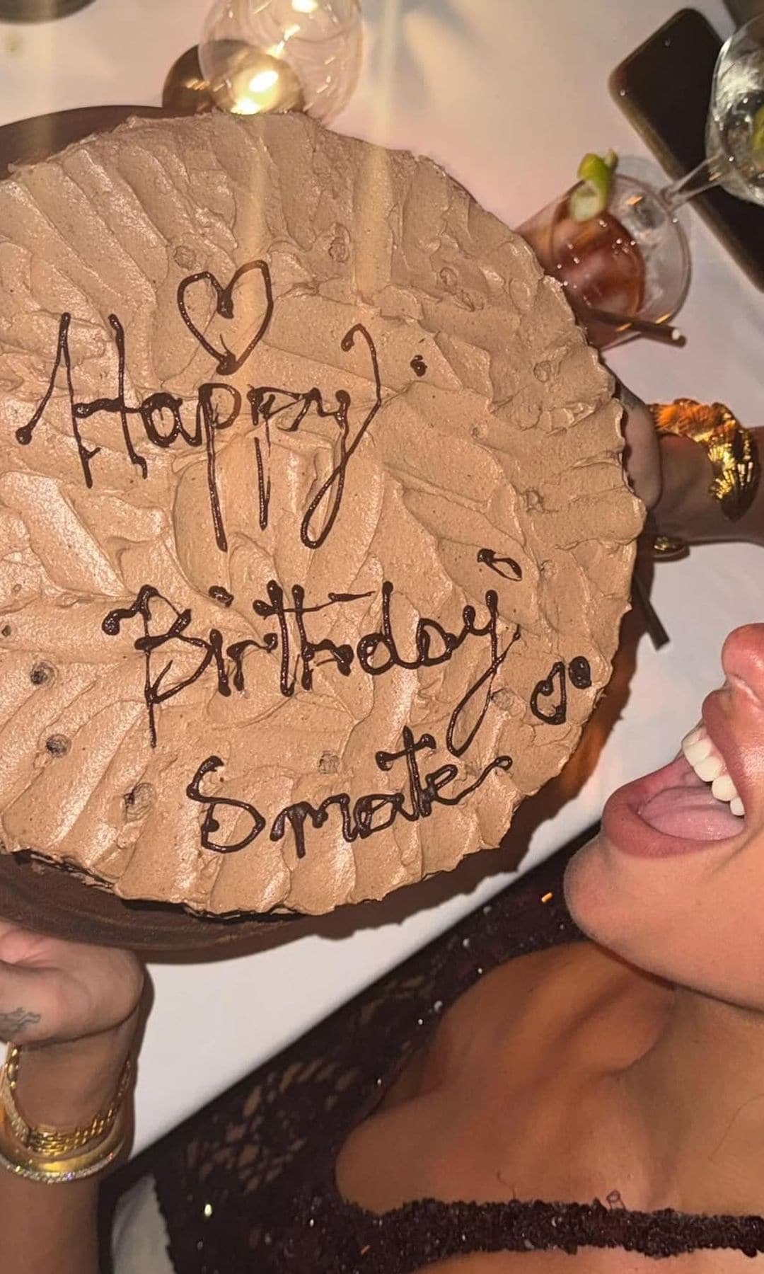 Dua Lipa celebrando su 30 cumpleaños