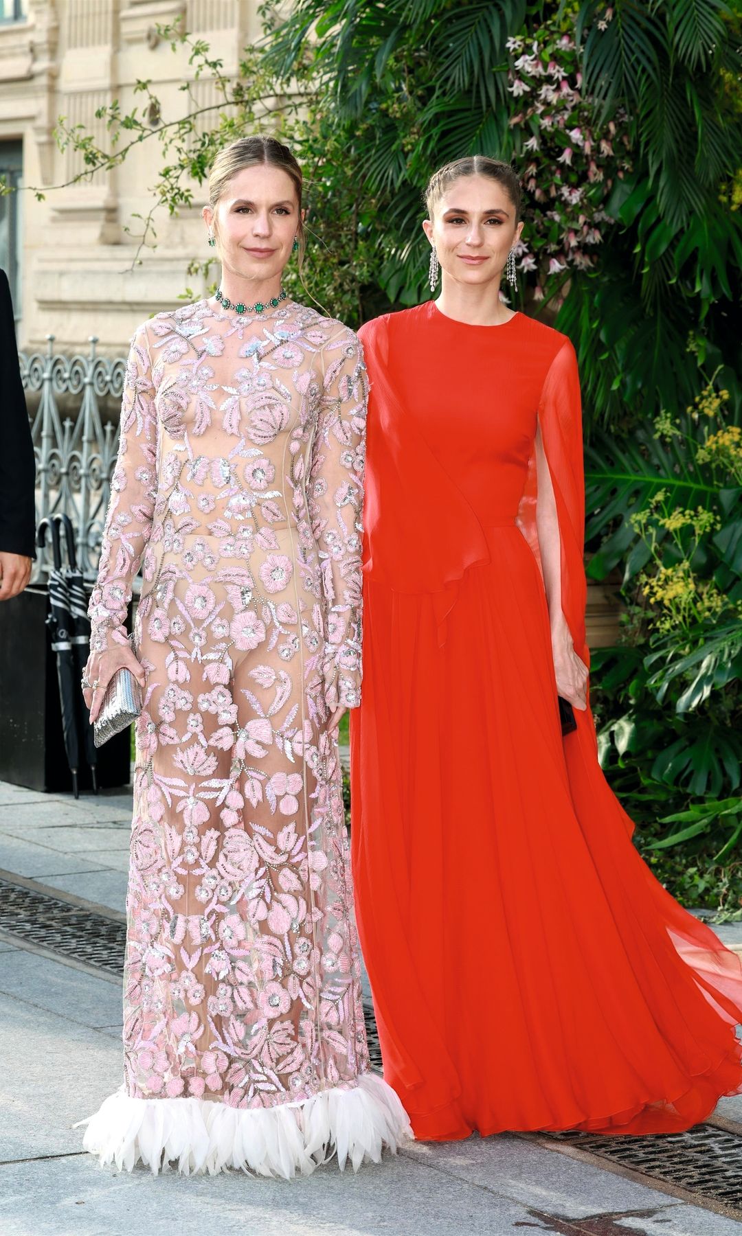 MARTA ORTEGA Y PENÉLOPE CRUZ ESTRELLAS DE CINE, ARISTÓCRATAS E ICONOS DE ESTILO EN LA GRAN FIESTA DE LA MODA DE PARÍS