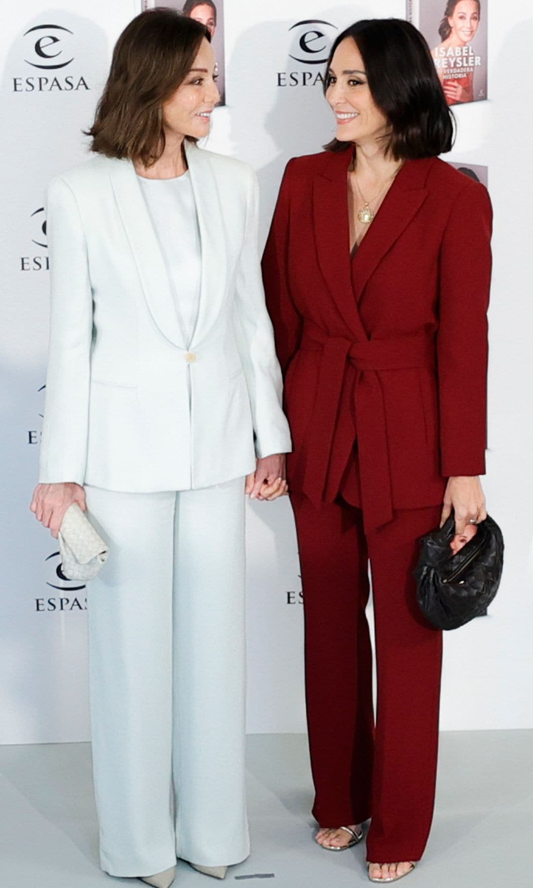 Tamara Falcó e Isabel Preysler en la presentación de la autobiografía "Mi verdadera historia"
