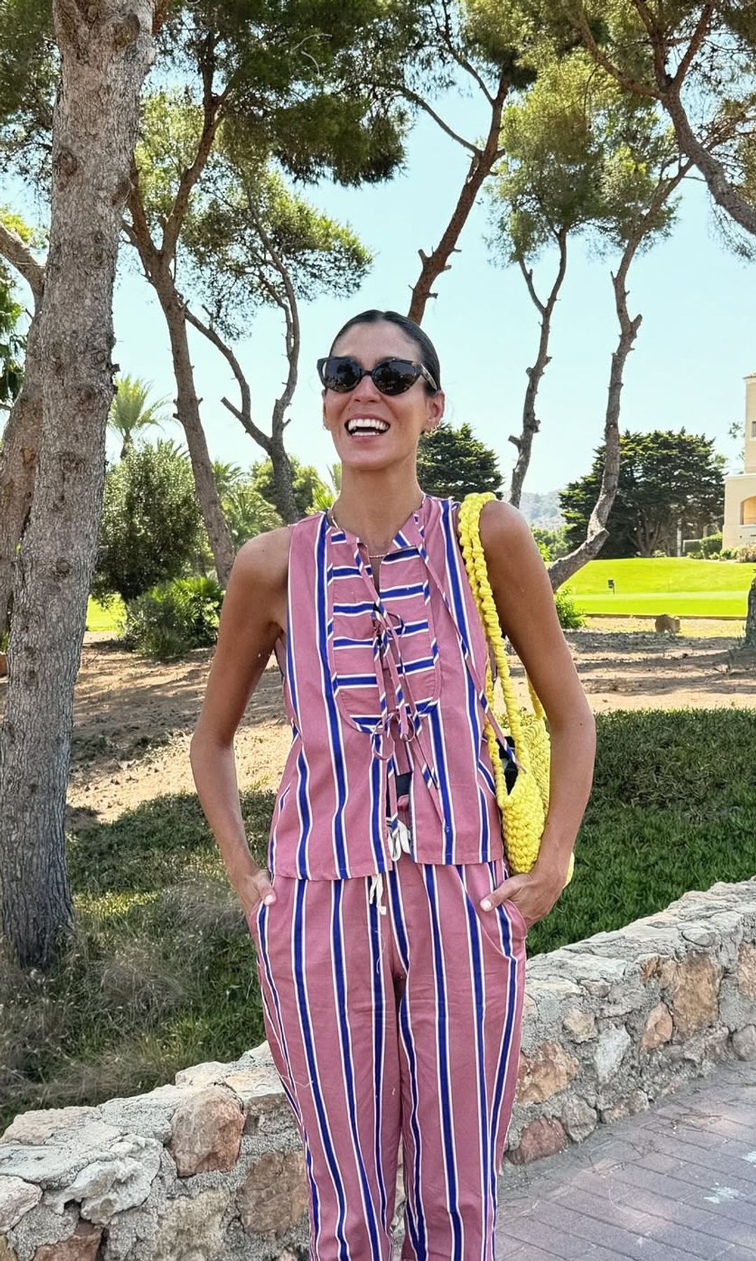 Estos 5 colores combinan genial con el rosa si estás bronceada y te ayudarán a crear looks mucho más elegantes