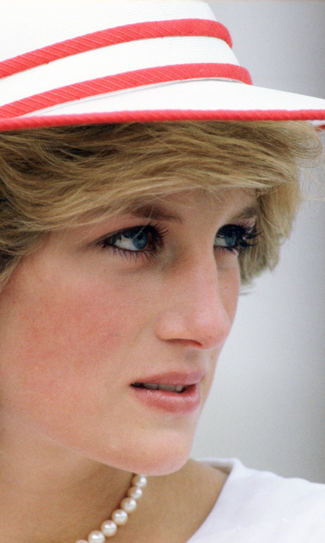 Los 12 looks de Diana de Gales que explican por qué sigue siendo el gran icono de estilo de todos los tiempos