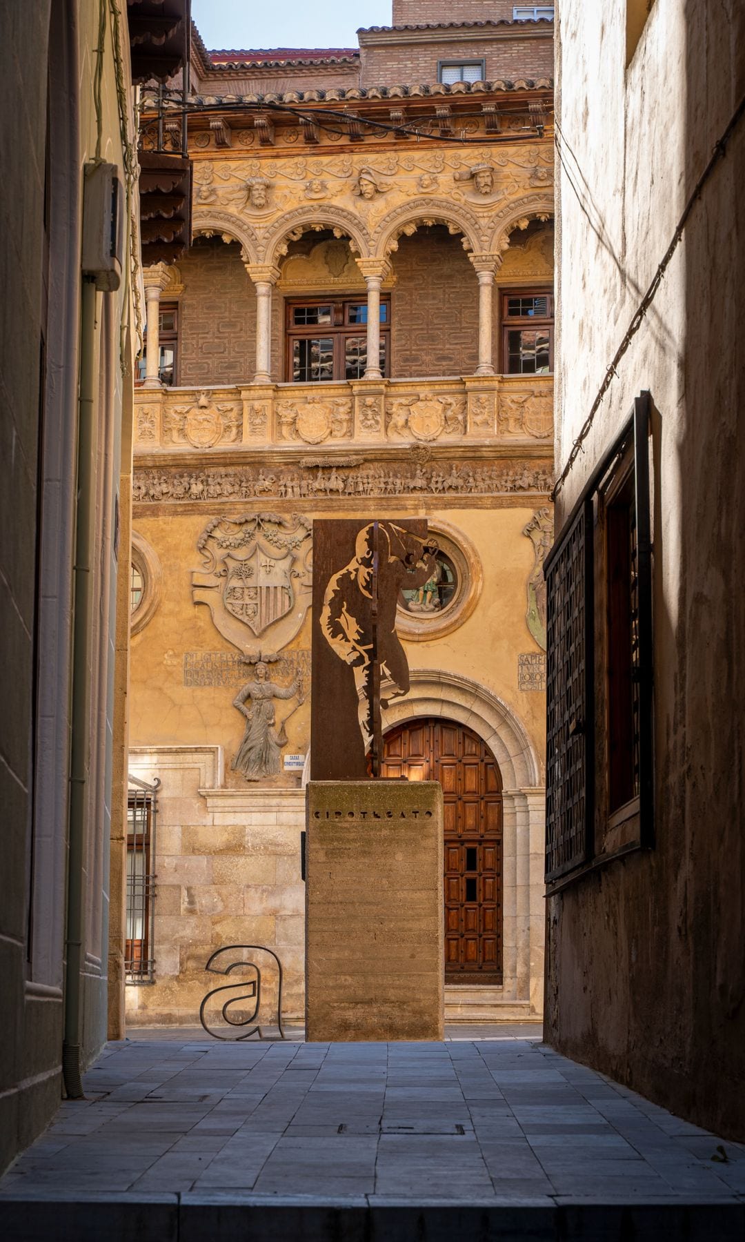 Figura del Cipotegato en Tarazona, Zaragoza