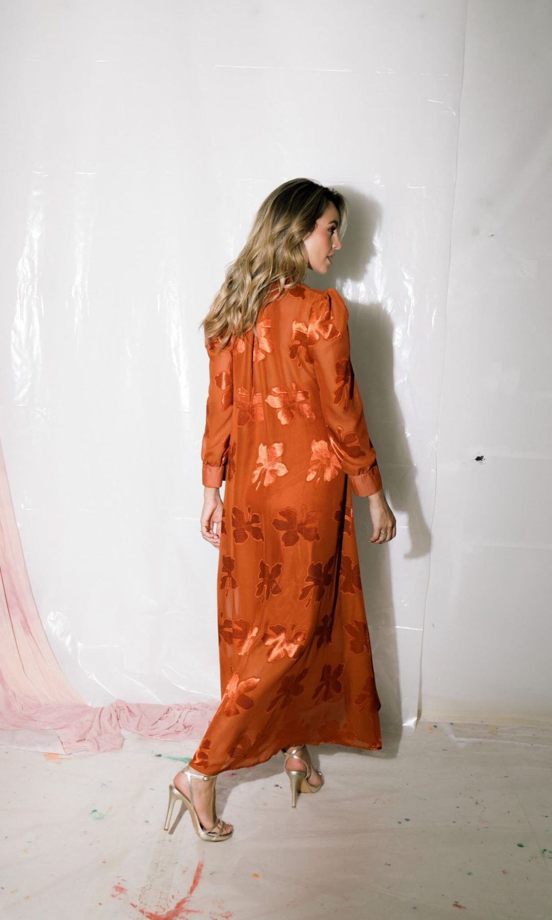 Los 5 vestidos de flores que las editoras de FASHION llevaremos con botas en febrero y más allá 