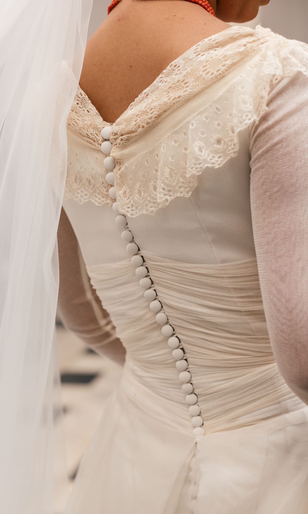 Encaje antiguo en el vestido de novia
