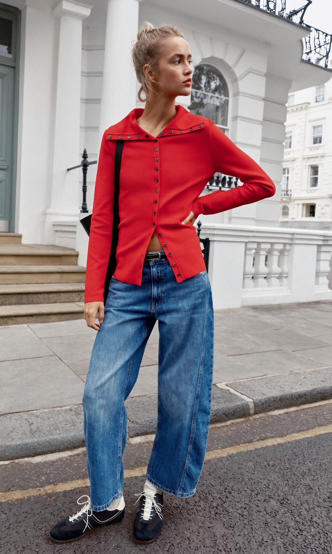 Zara lanza 6 jerséis de punto fino para moverse por la ciudad en octubre sin pasar calor ni frío