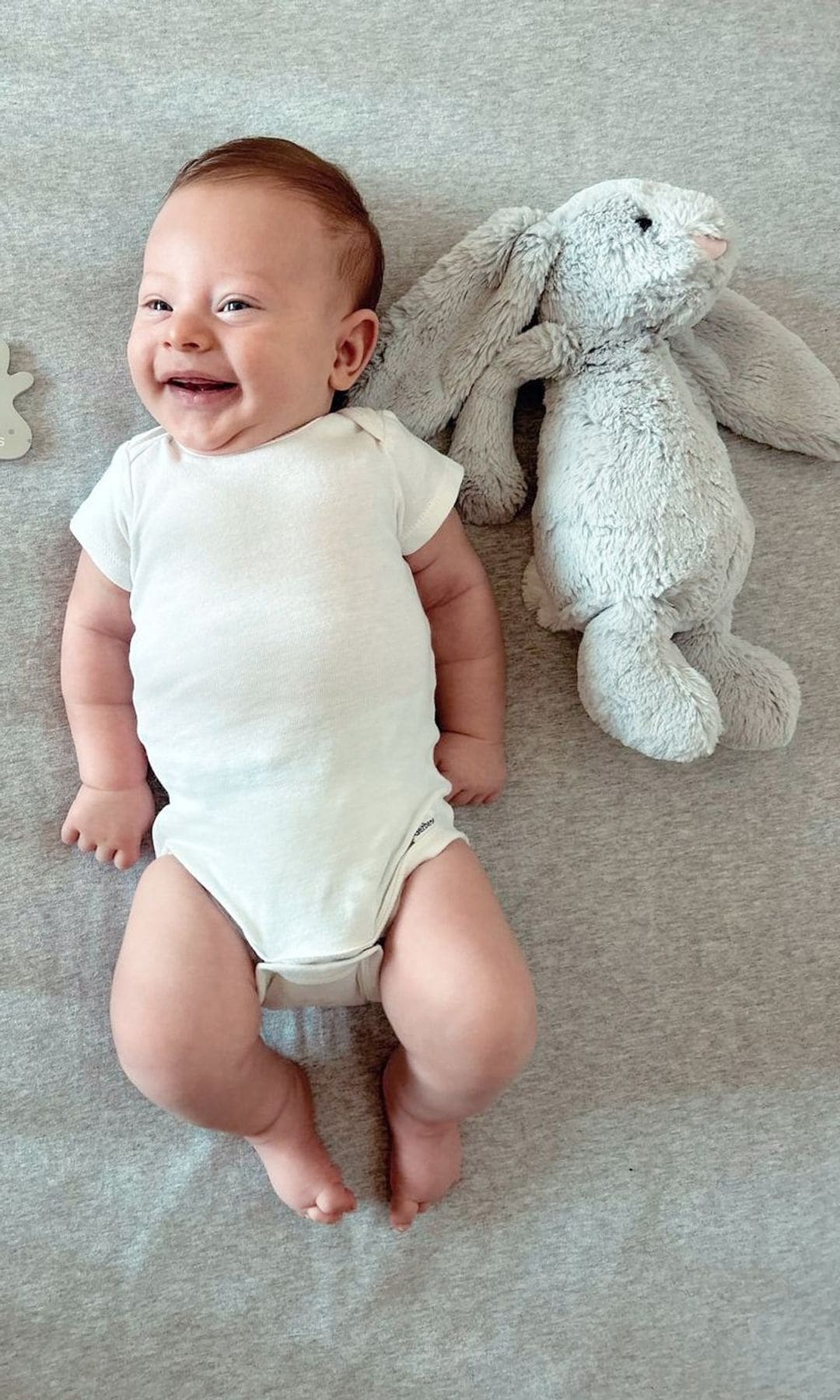 El actor también compartió esta linda foto de su bebé