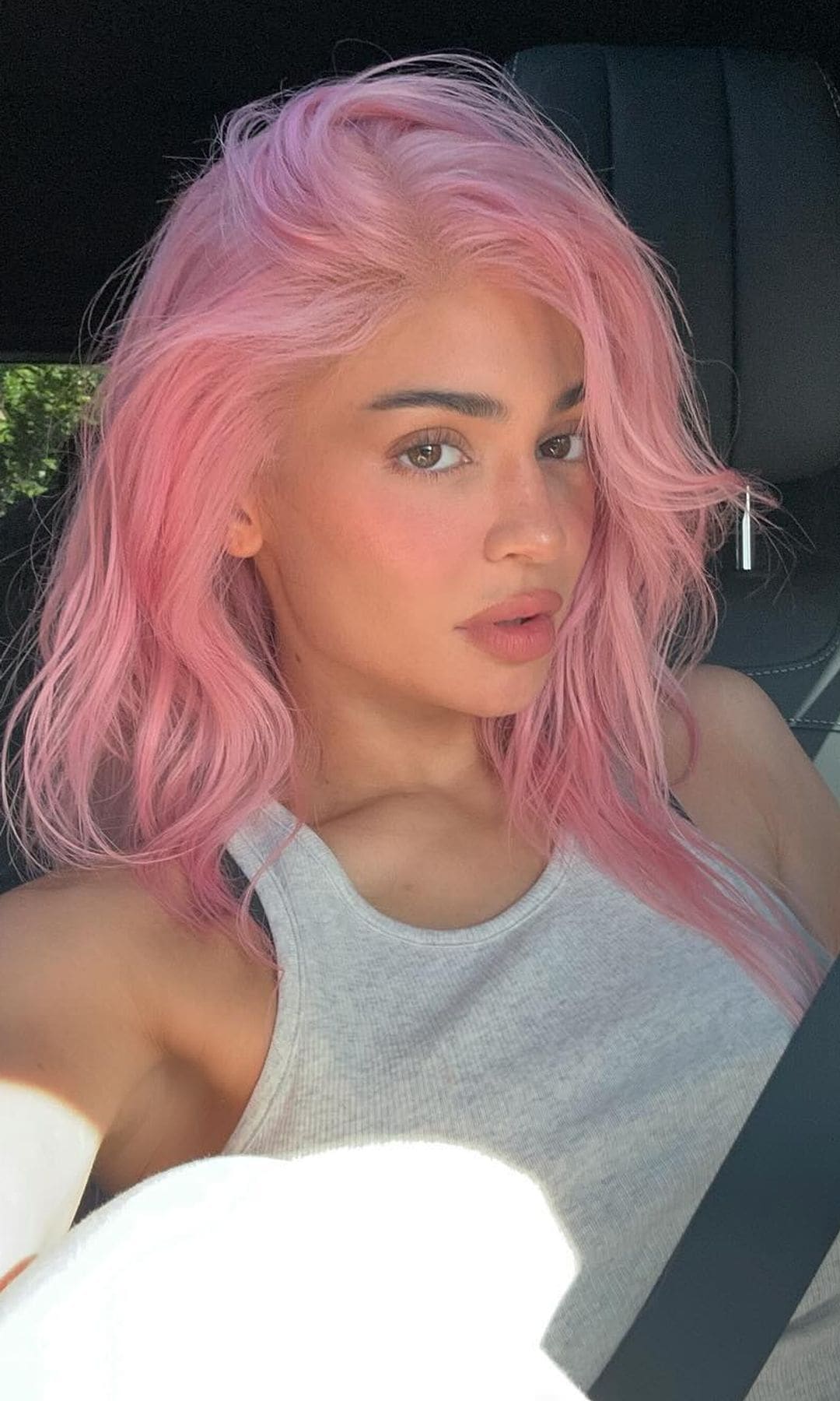 Kylie Jenner pelo rosa selfie