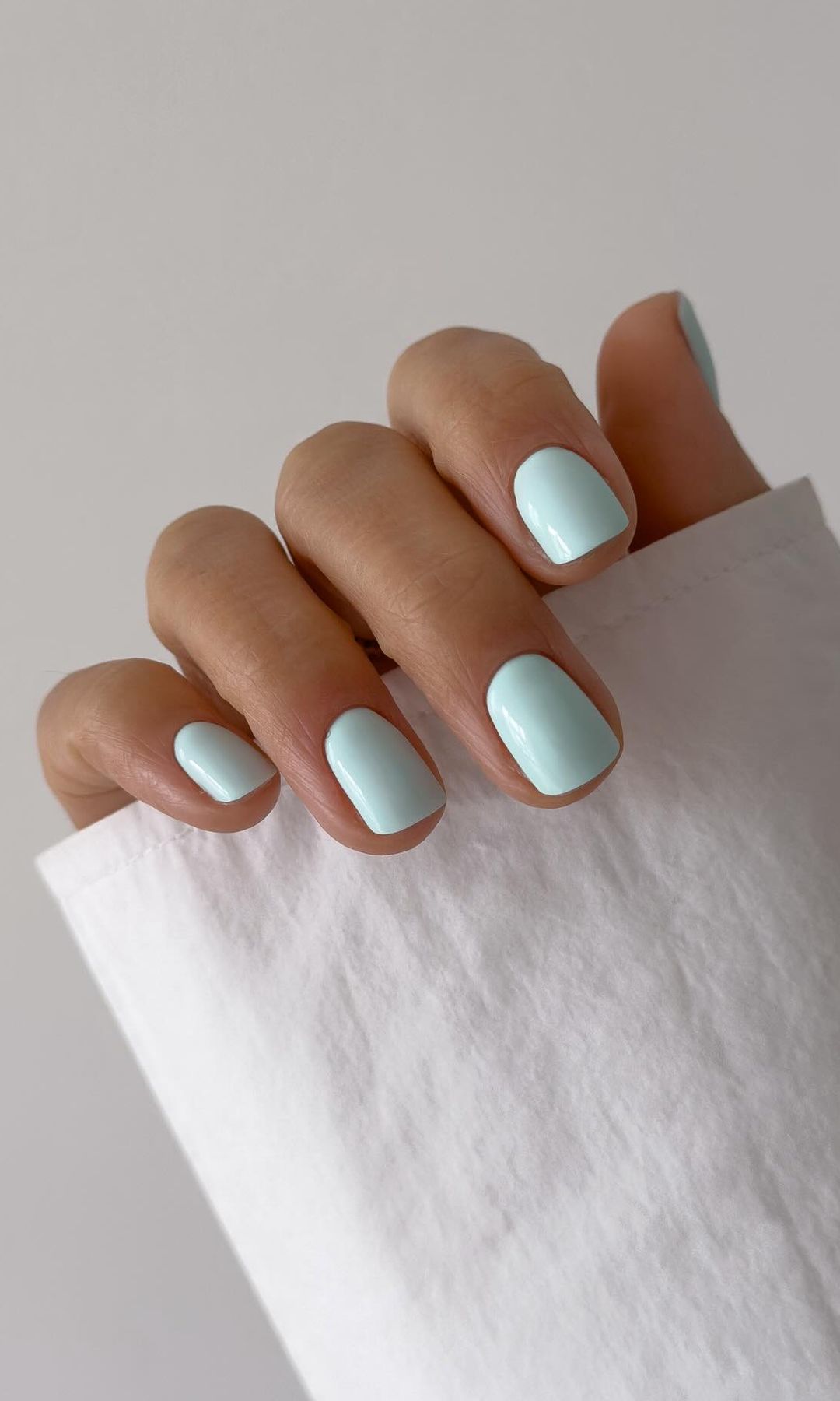 Manicura azul turquesa