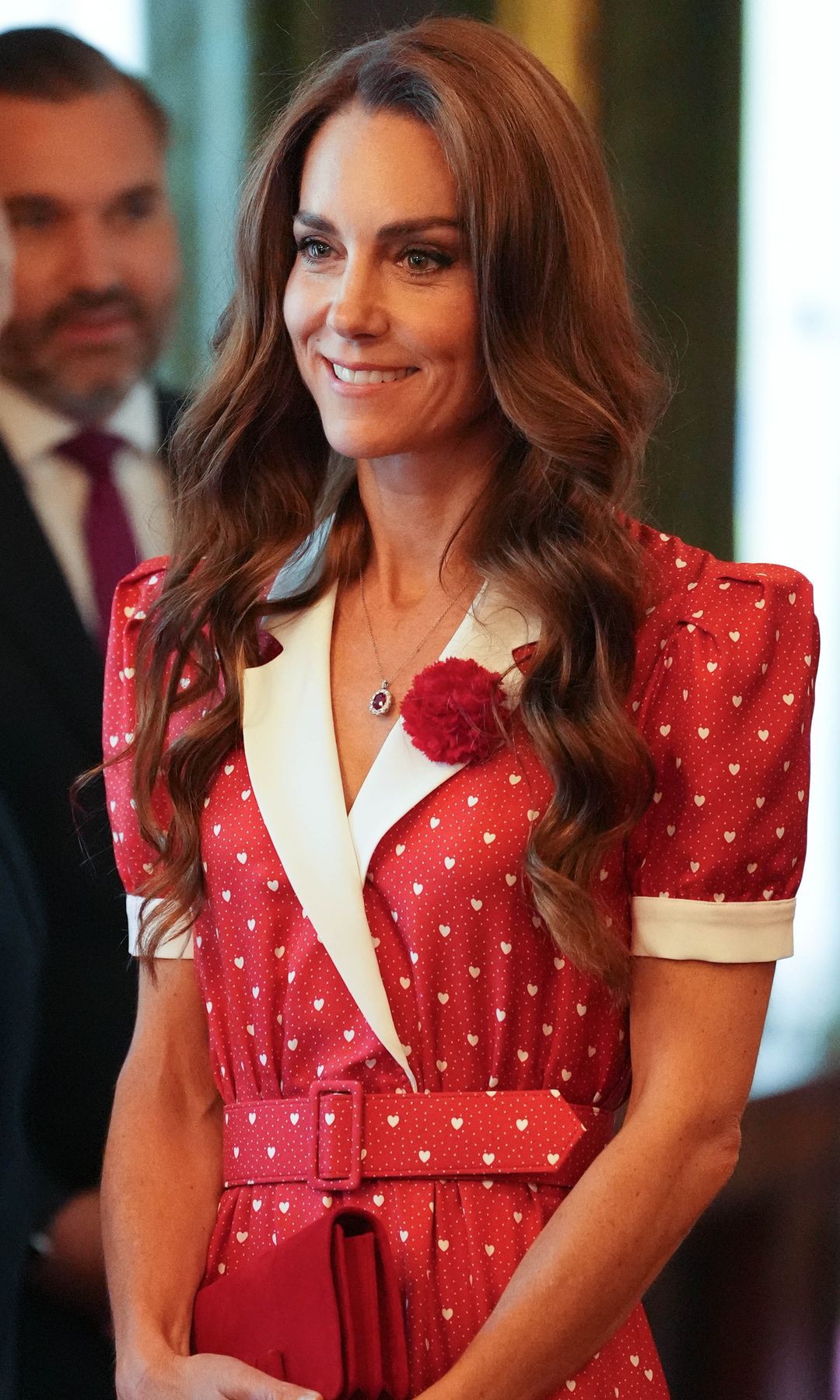 Kate Middleton estrena el vestido de lunares que faltaba en su colección: un look rojo con guiño a Lady Di