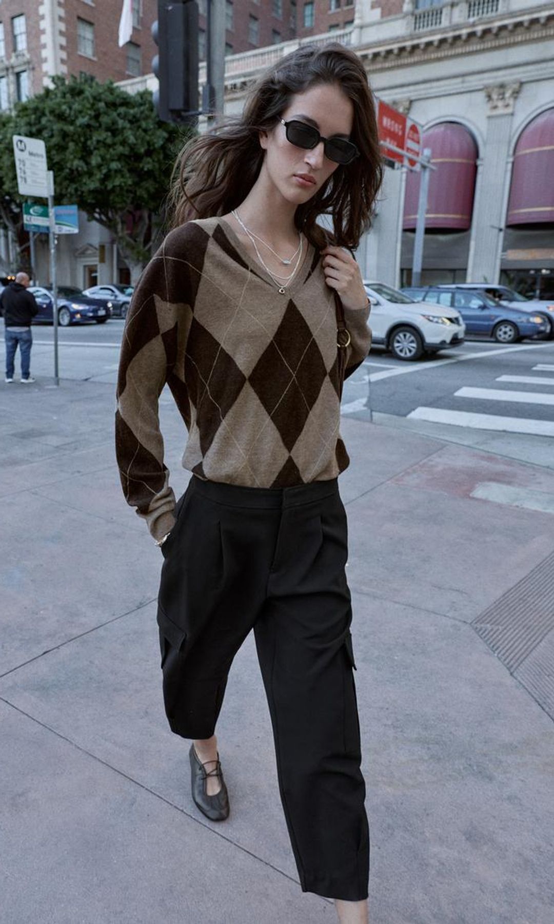 Pantalón viral pinzas Zara febrero 2026