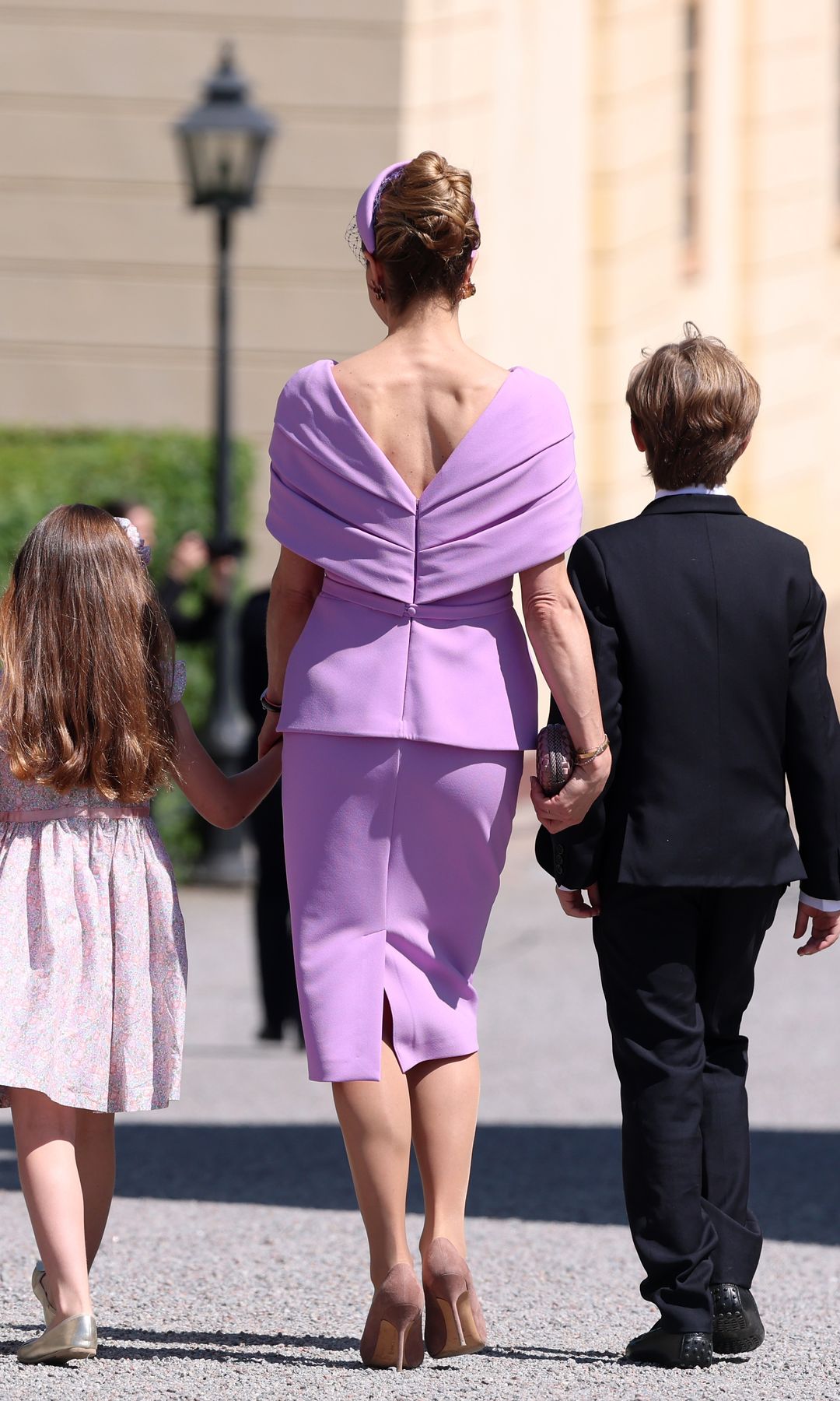 Magdalena de Suecia y su familia en el bautizo de Ines