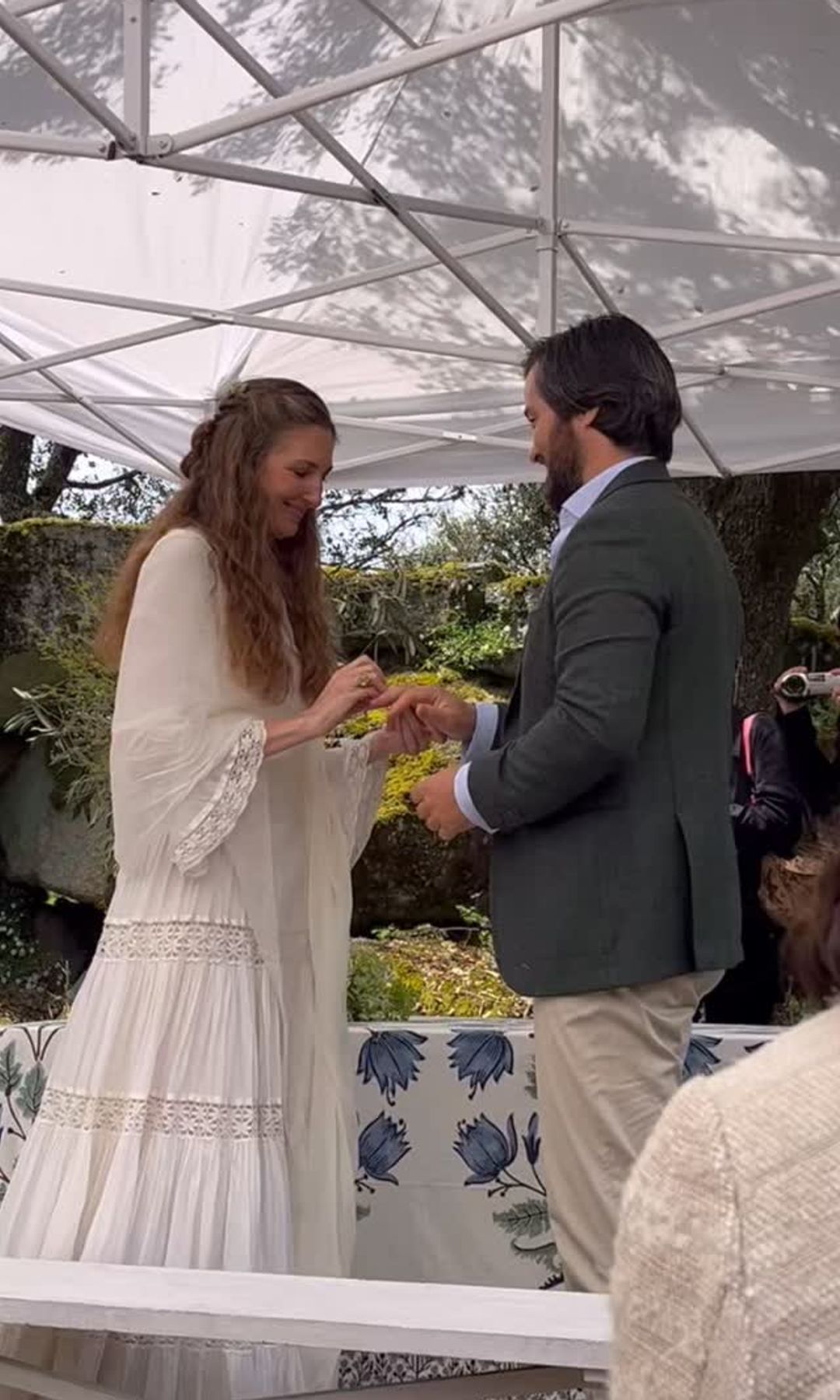 Los novios durante la ceremonia