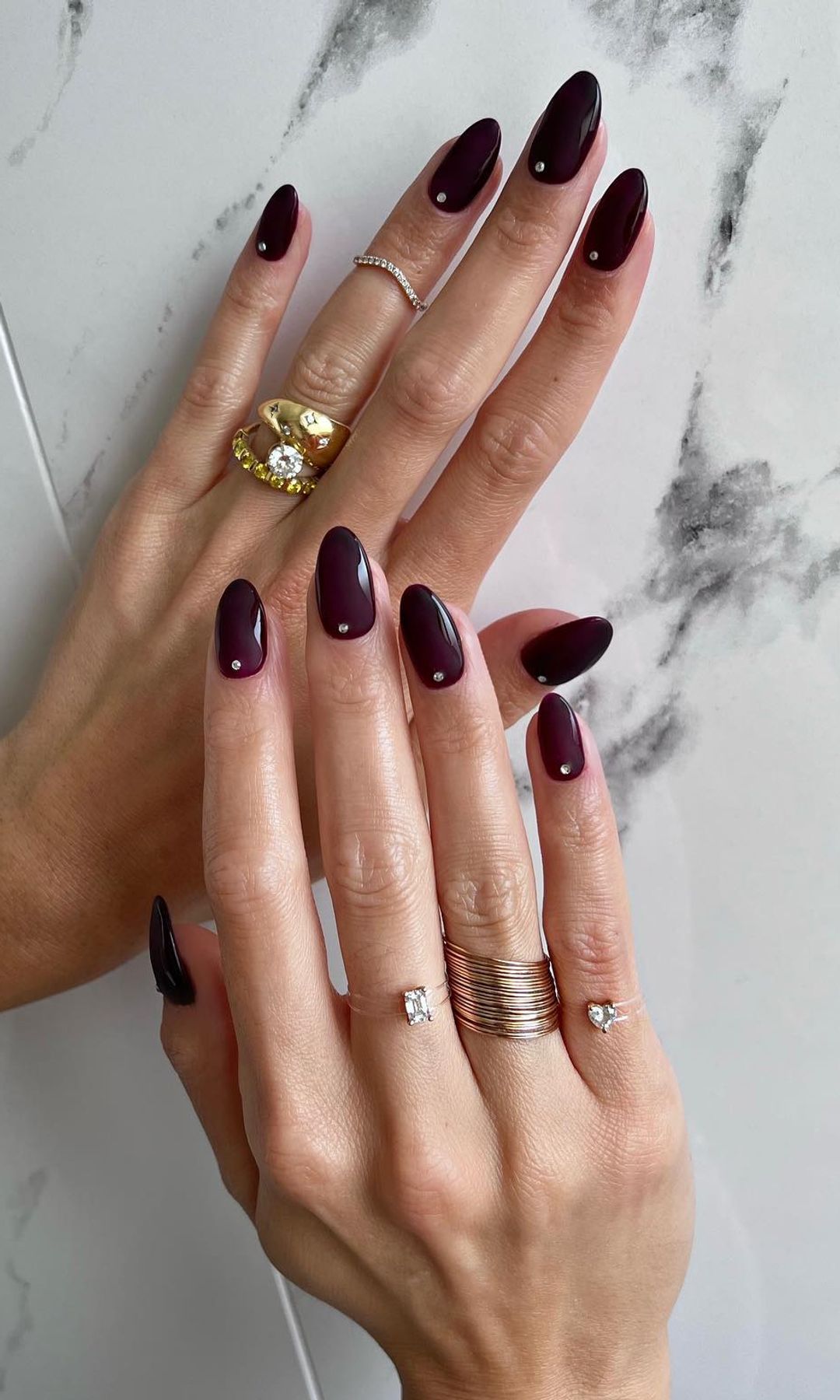 manicura marrón larga