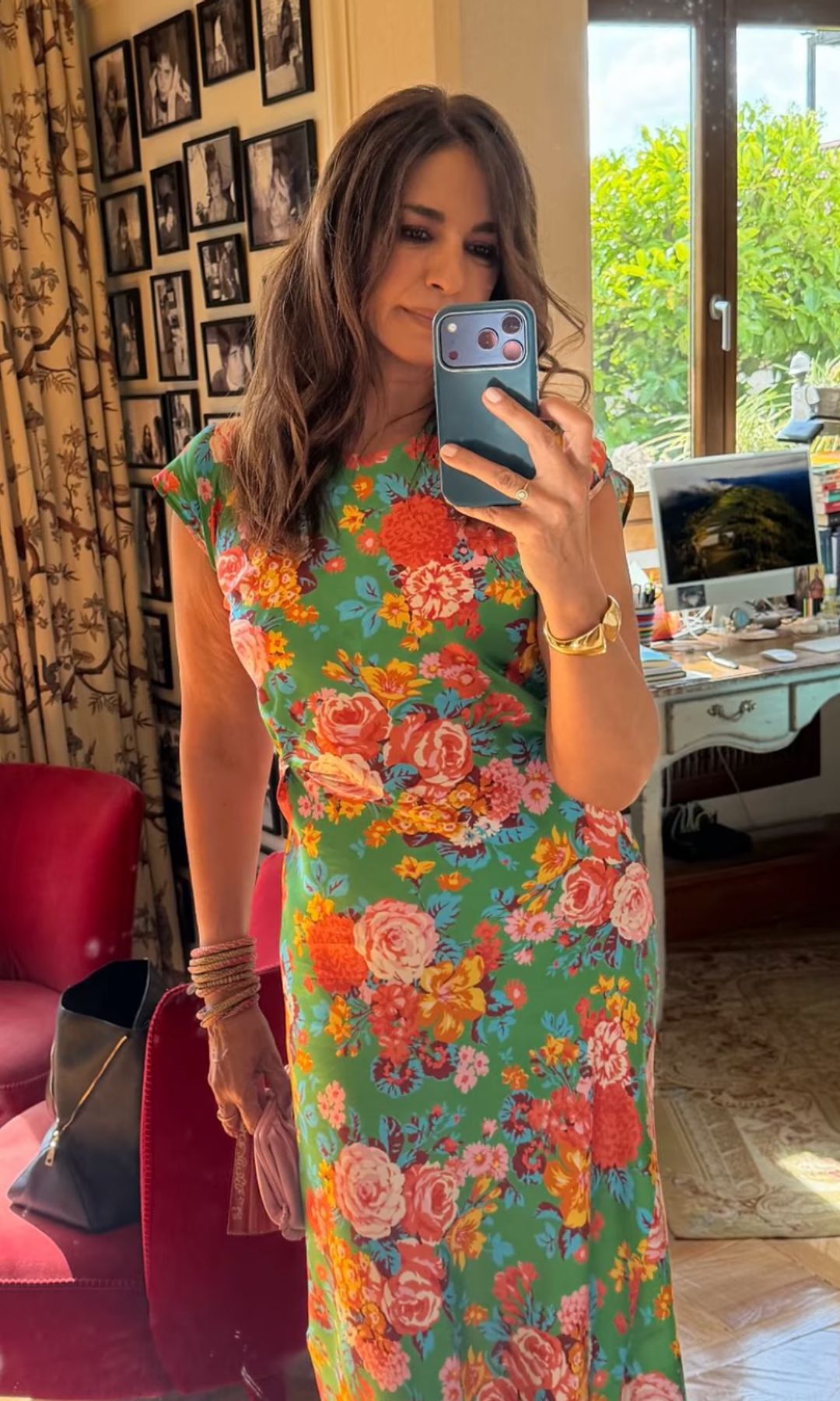 Mariló Montero confirma a los 60 el poder de los colores vitamina con un vestido floral de firma española que sienta especialmente bien