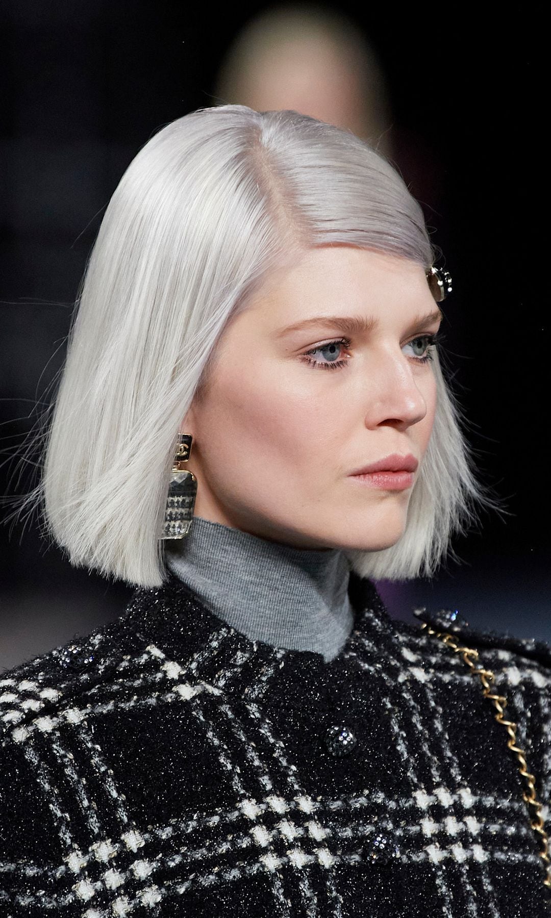 El cabello blanco es ideal para aquellas que quieran un cambio radical.