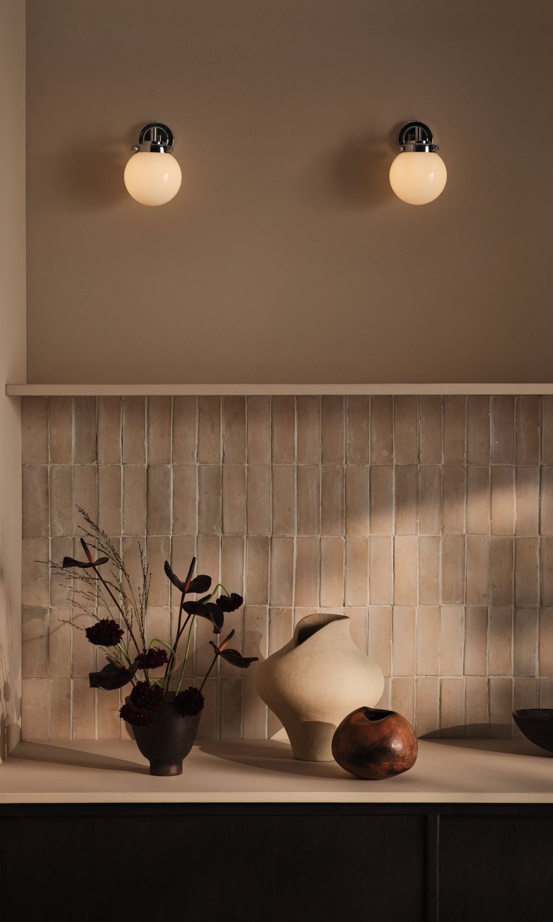 Cocina con apliques en la pared