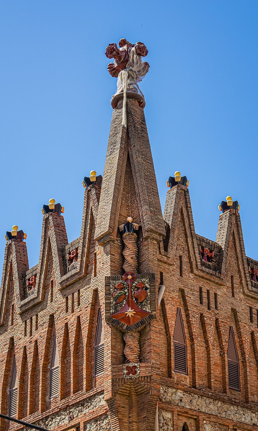 Colegio de las Teresianas, Gaudí, Barcelona