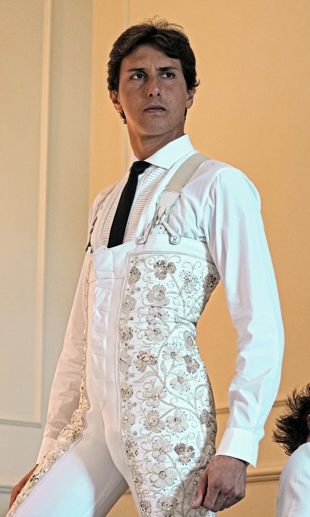 En un momento de intimidad mientras se vestía para la tarde más importante de su vida