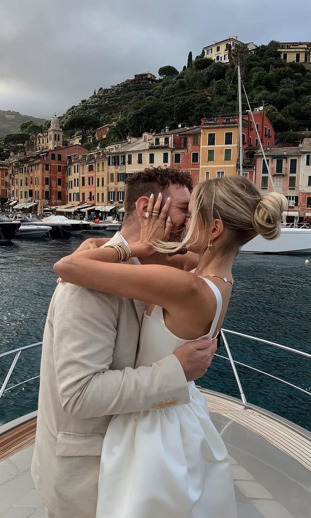 Leonie Hanne se compromete