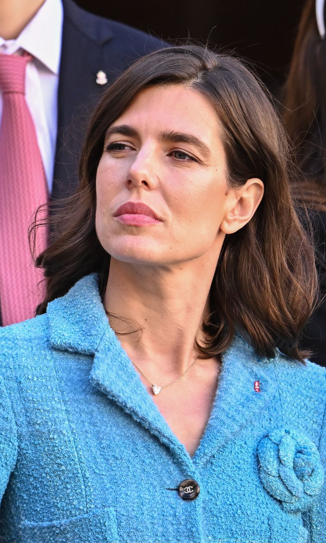 ¡HOLA! Fashion ¿Qué significa que Carlota Casiraghi casi nunca lleve pendientes?