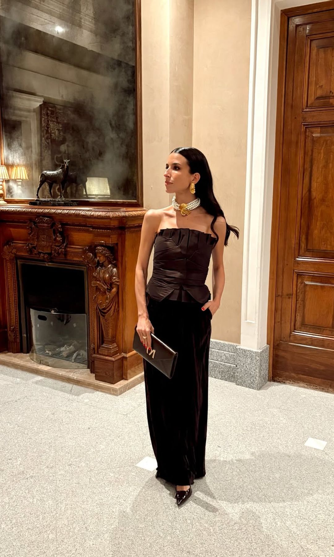 Laura Corsini con corsé.