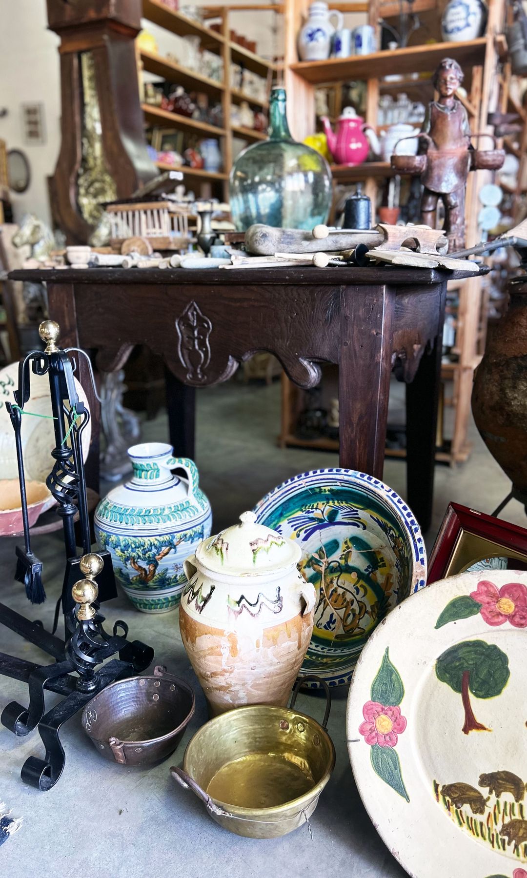 Antigüedades El Cascabel, un lugar del que no irte con las manos vacías.