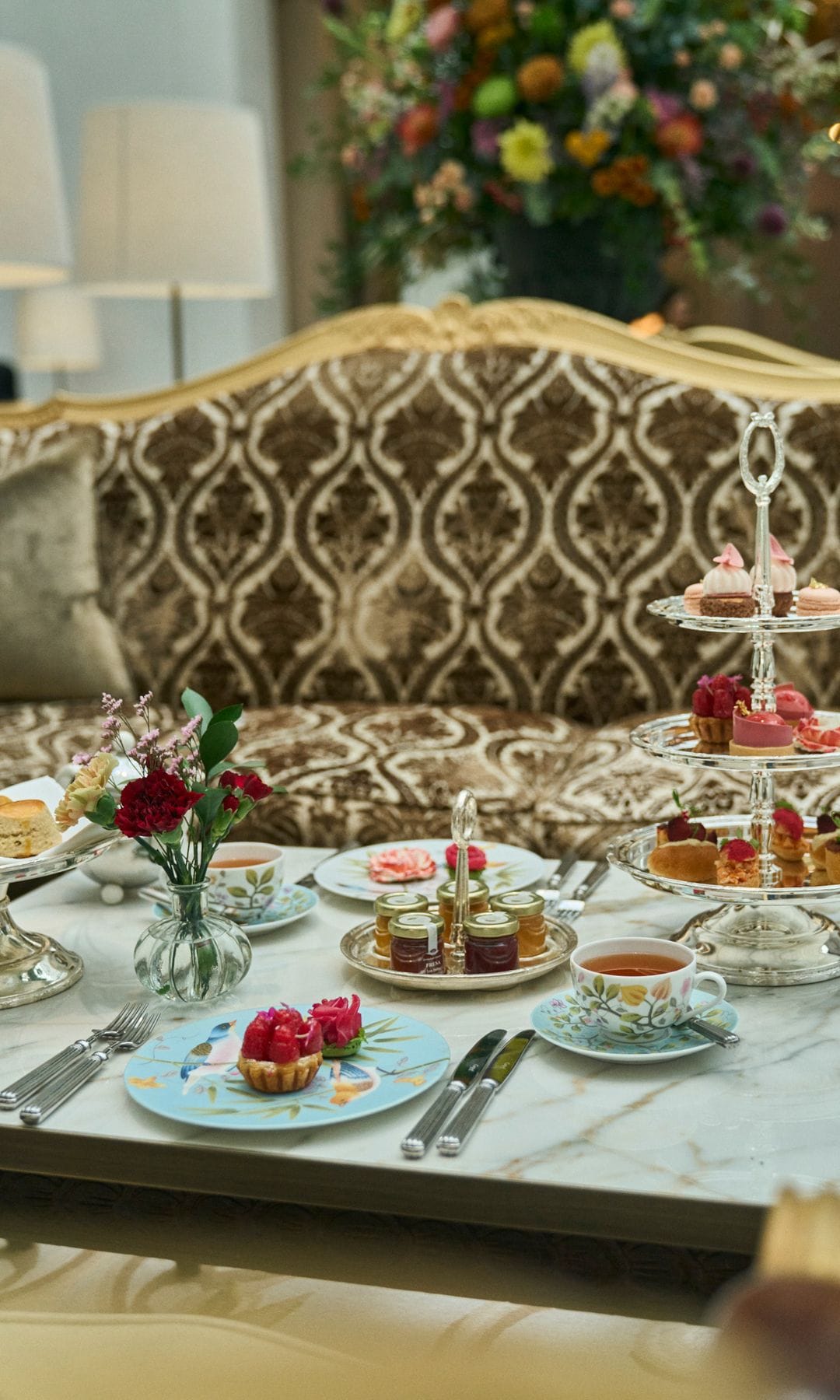 Afternoon tea rosa solidario en el Ritz Madrid Octubre
              