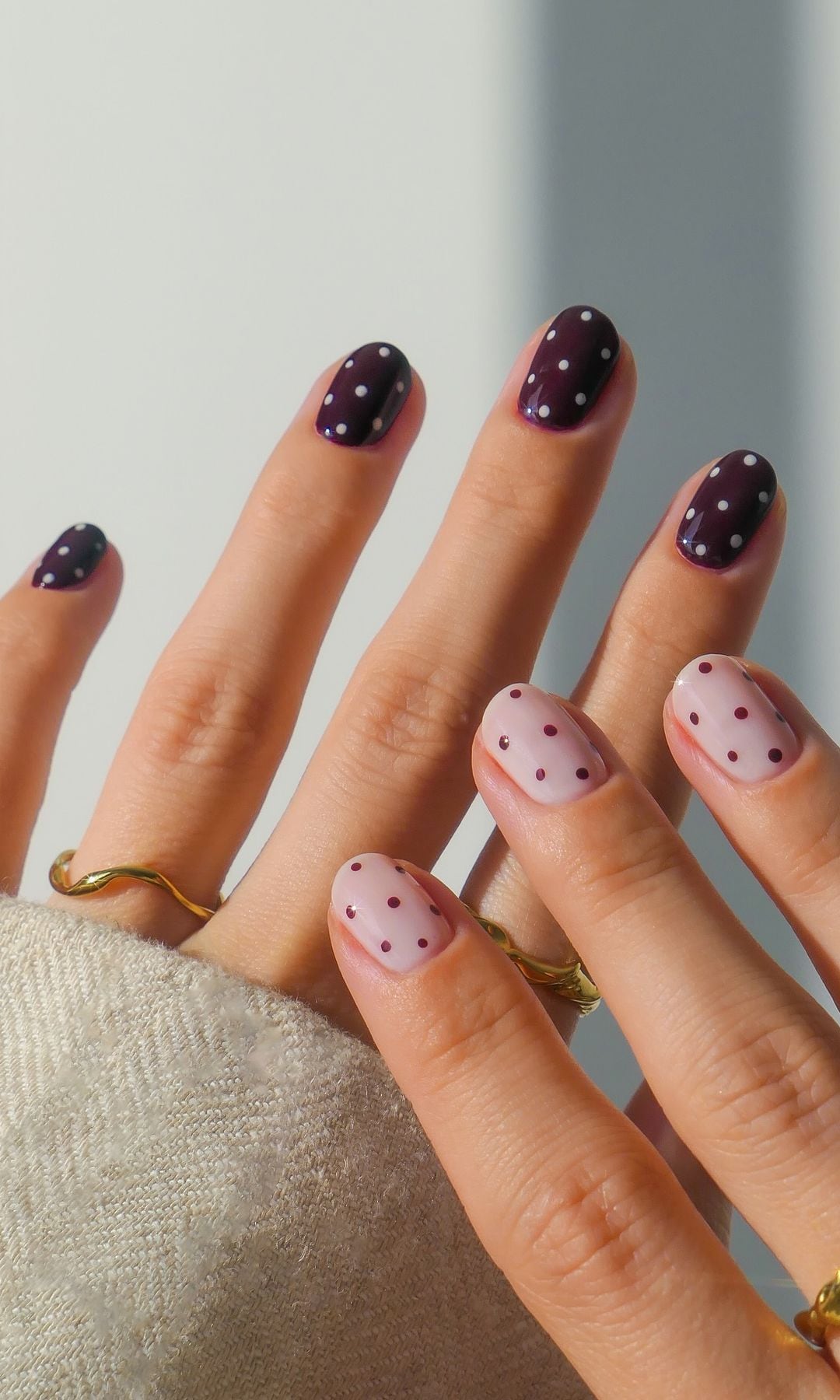 Manicura con lunares