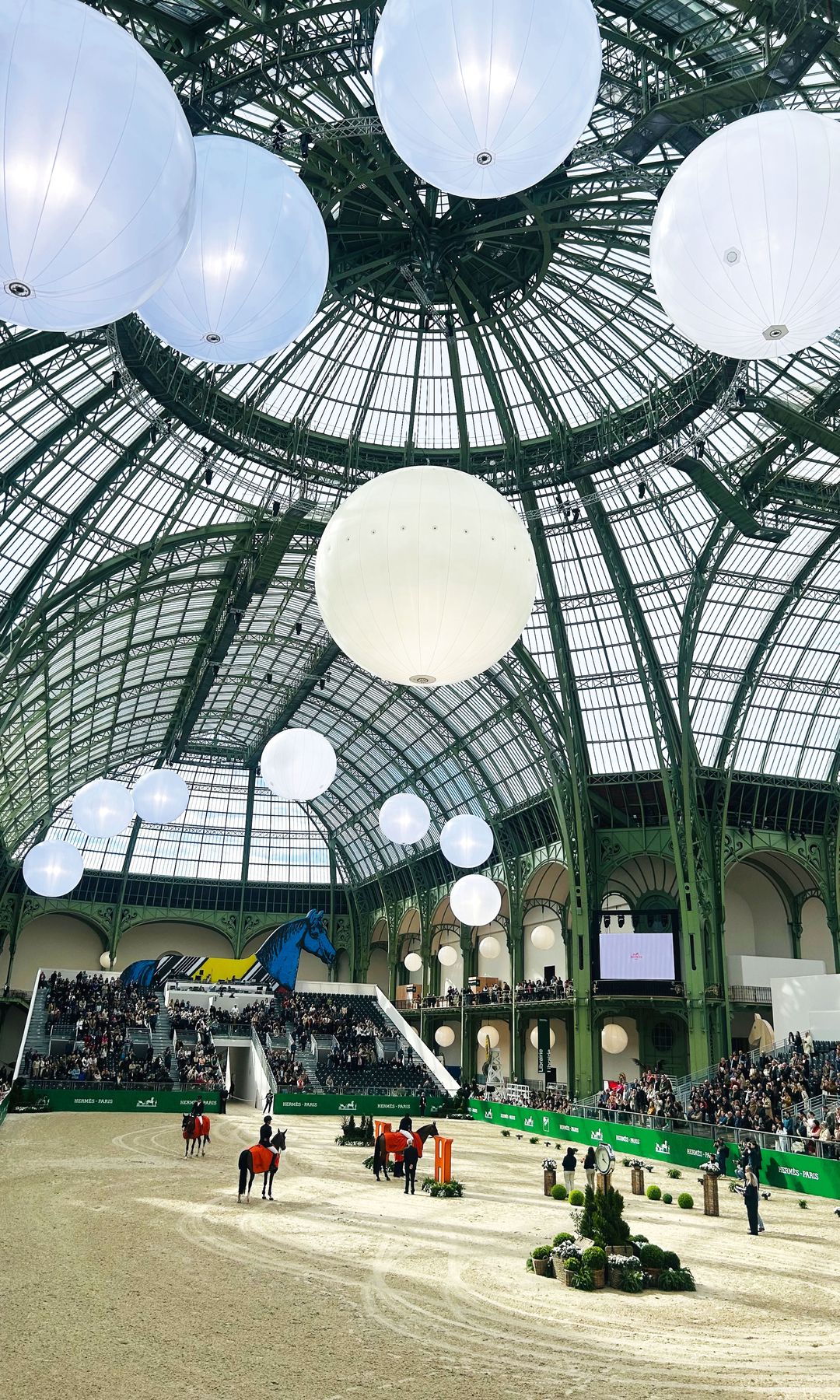 Un momento del concurso de salto Saut Hermès, en el Grand Palais