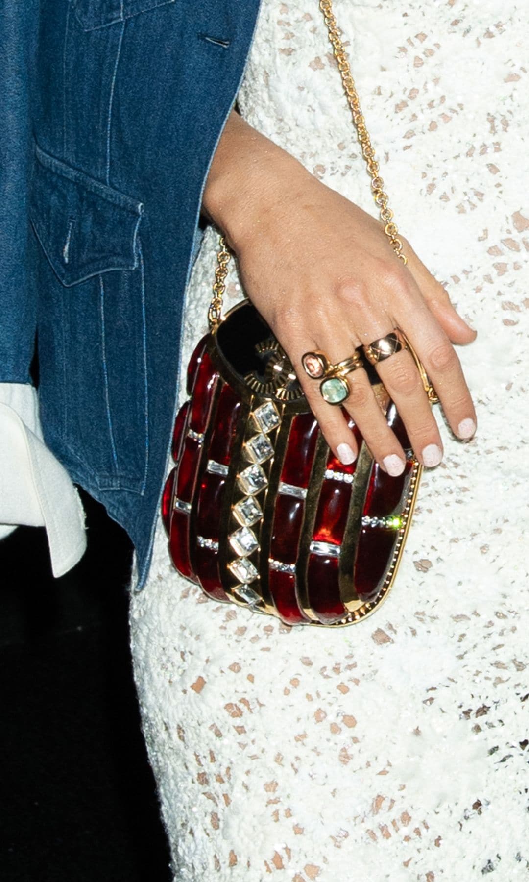 Detalle bolso joya de Chanel, de Blake Lively