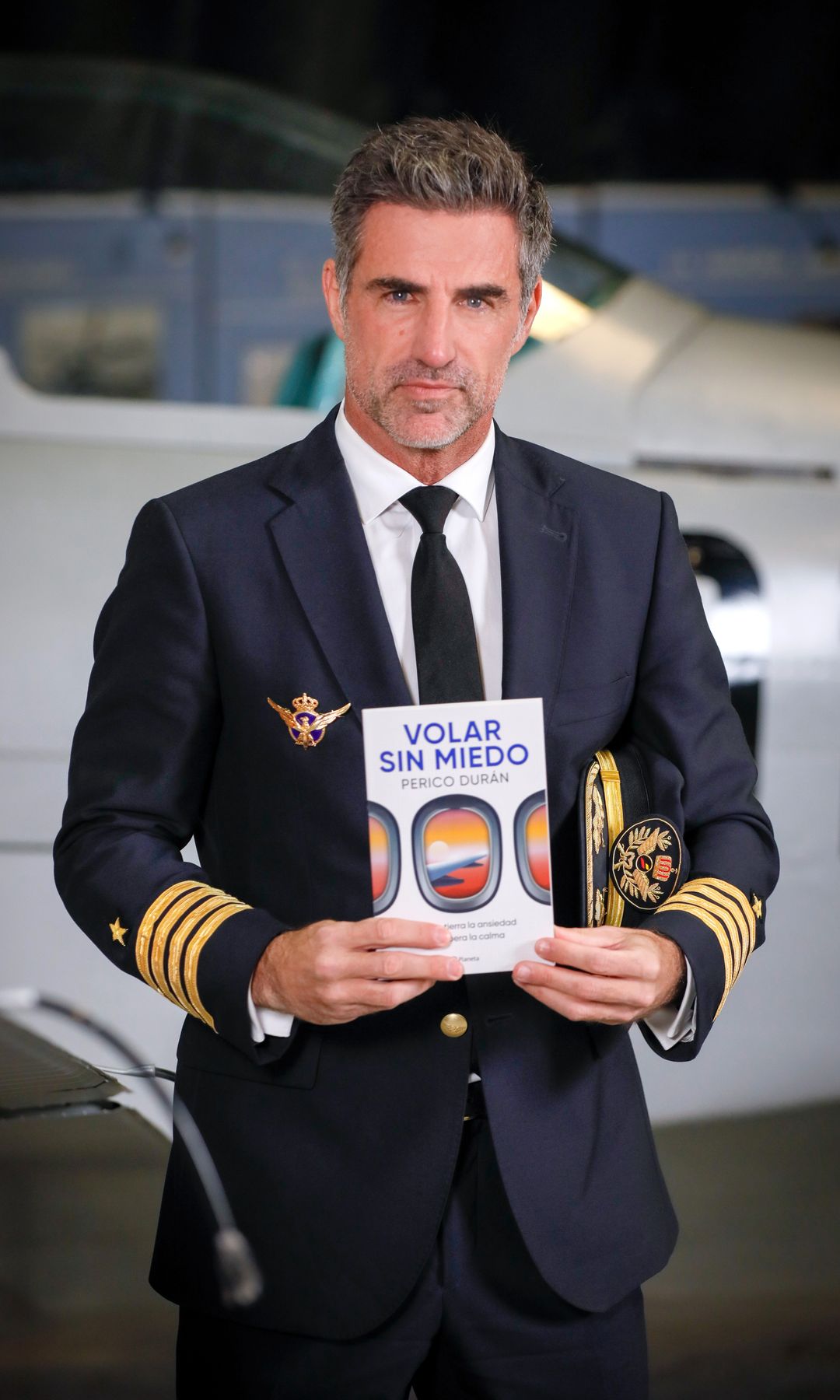 Perico Durán, el comandante que lanza su libro "Volar sin miedo"