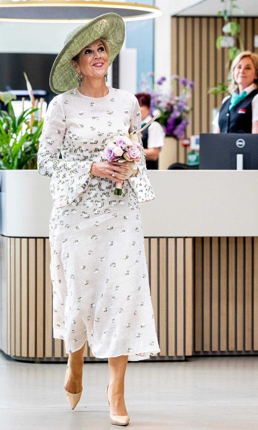 Máxima de Holanda con pendientes Gipsy de Ole Lynggaard 