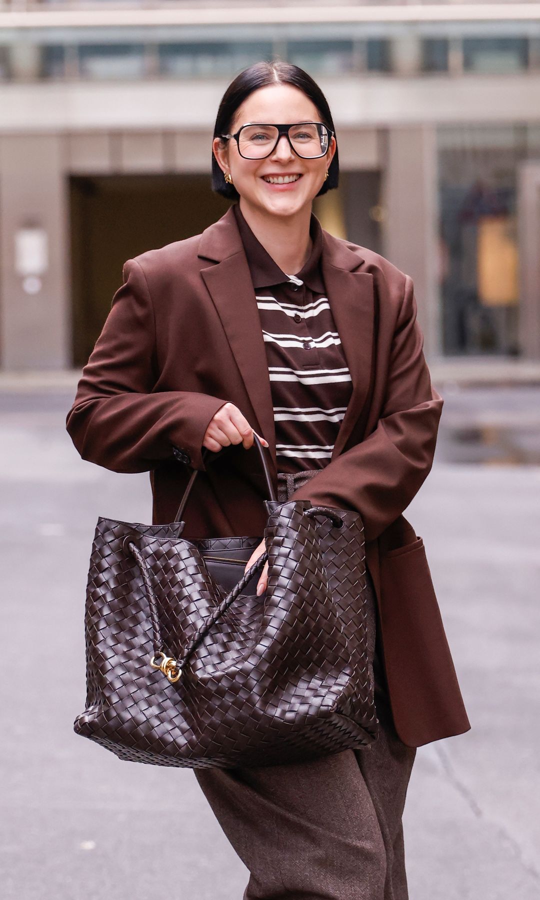 5 cosas que debe tener el bolso de trabajo perfecto para editoras de moda