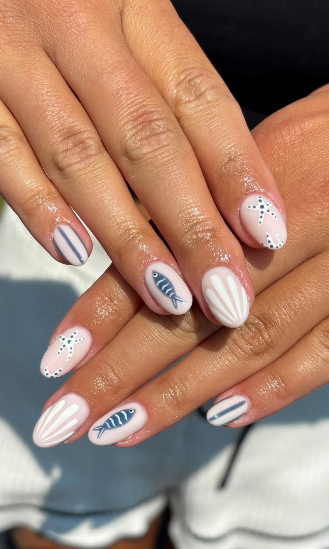 Manicura marina en bicolor 