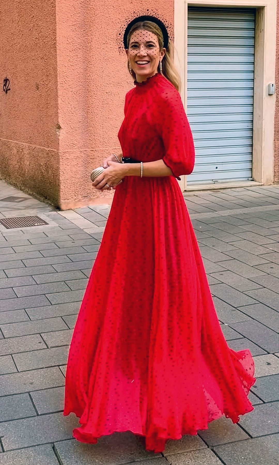 Inés de Cominges apuesta por el rojo más vivo