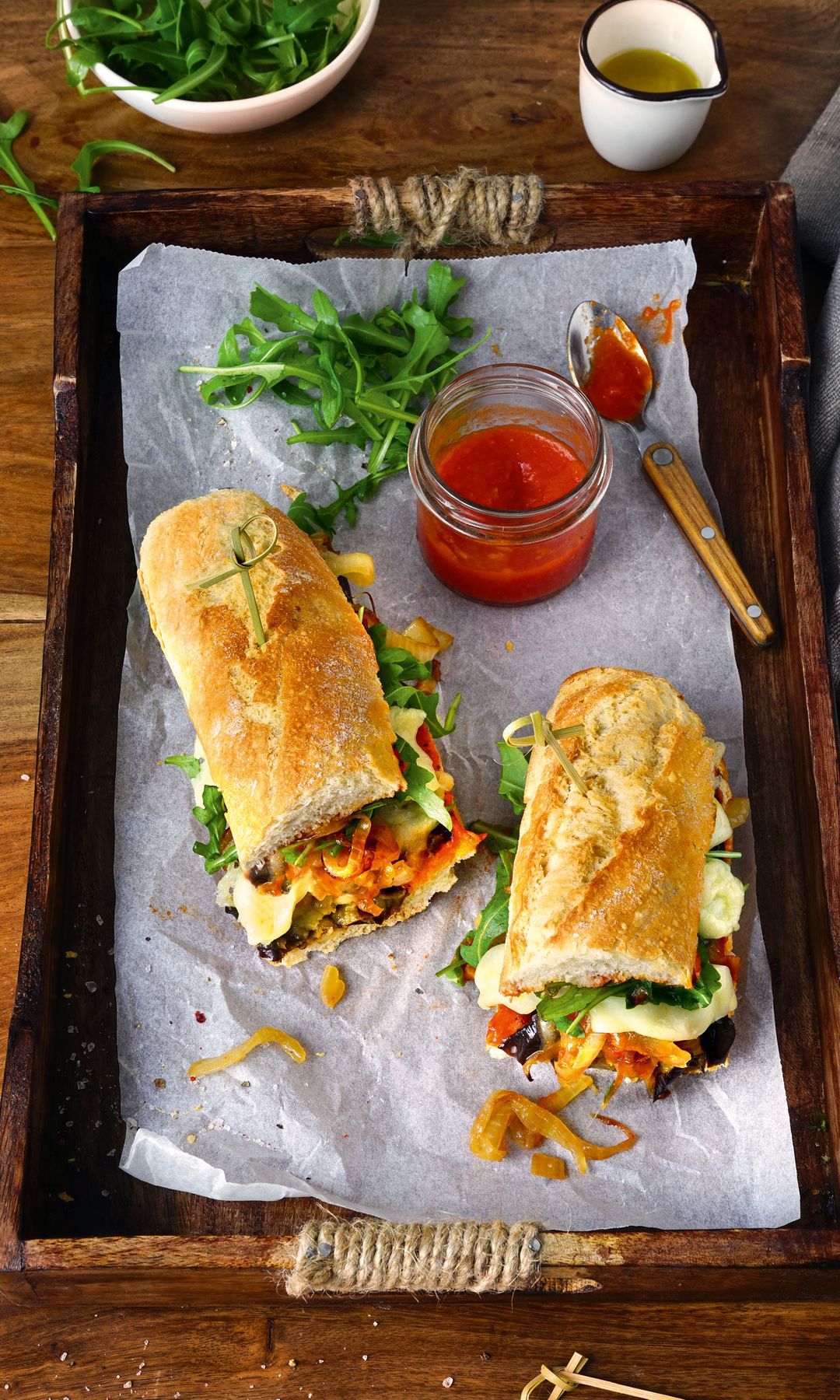 Sándwich de berenjena, cebolla
y provolone